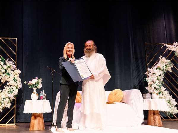 Sri Sri Ravi Shankar Now Has a Day in Jacksonville—And It’s a Lesson in Cultural Soft Power